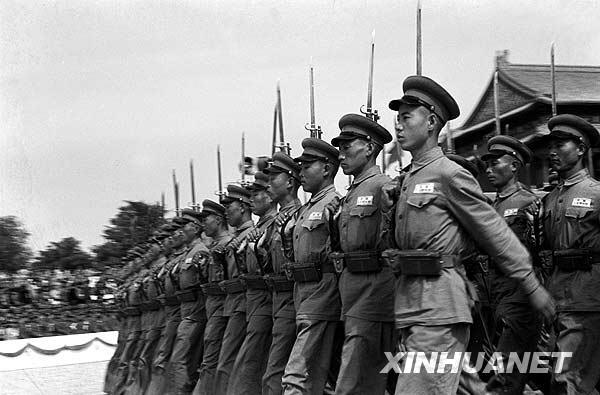 开国大典49式军服介绍_中国人民解放军军服发展历程_中国空军军服图片