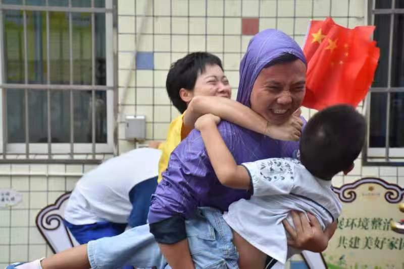 彭山区幼儿园开学典礼 五星红旗伴我成长 安全疏散演练_幼儿园我的成长