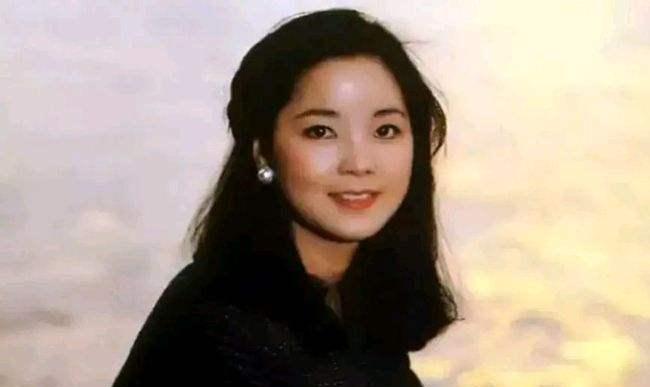 邓丽君与成龙_周星驰成龙同台_成龙和邓丽君