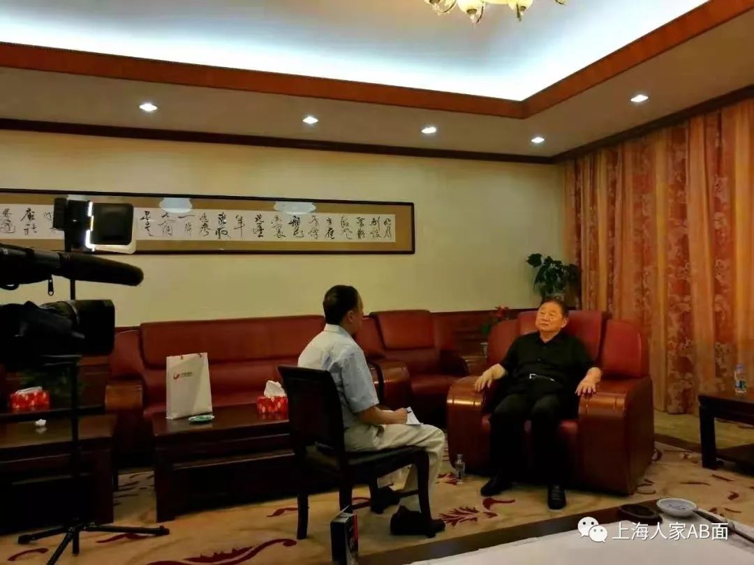 中国乒乓球史_容国团_国乒男团26年首败