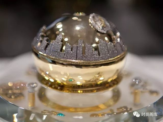 世界10大最贵的香水，第一名仅瓶子就3千颗宝石，贫穷限制了我