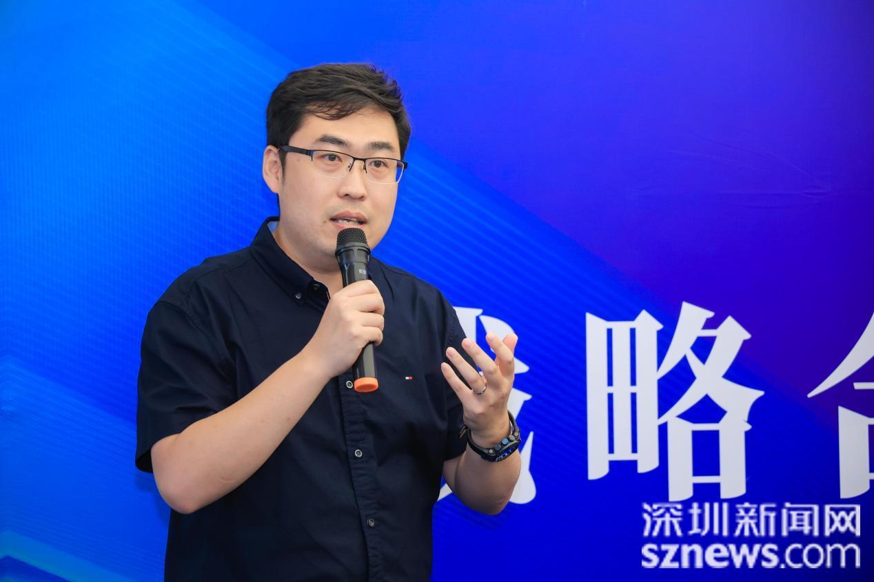 舒提啦艺术款旅行箱_安莱特行李箱_远盟健康战略合作
