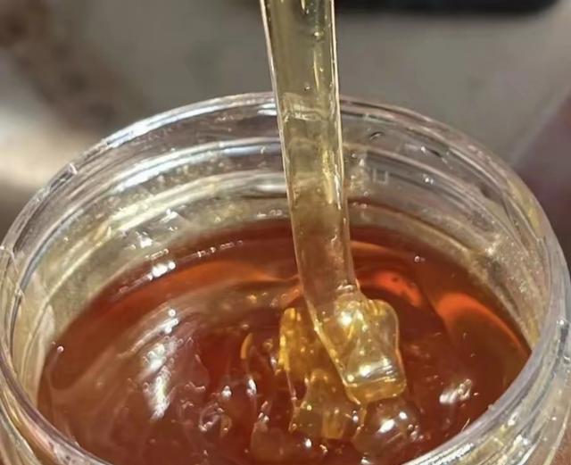 真假蜂蜜辨别_蜂蜜瓶倒置法_有结晶的蜂蜜是真的吗