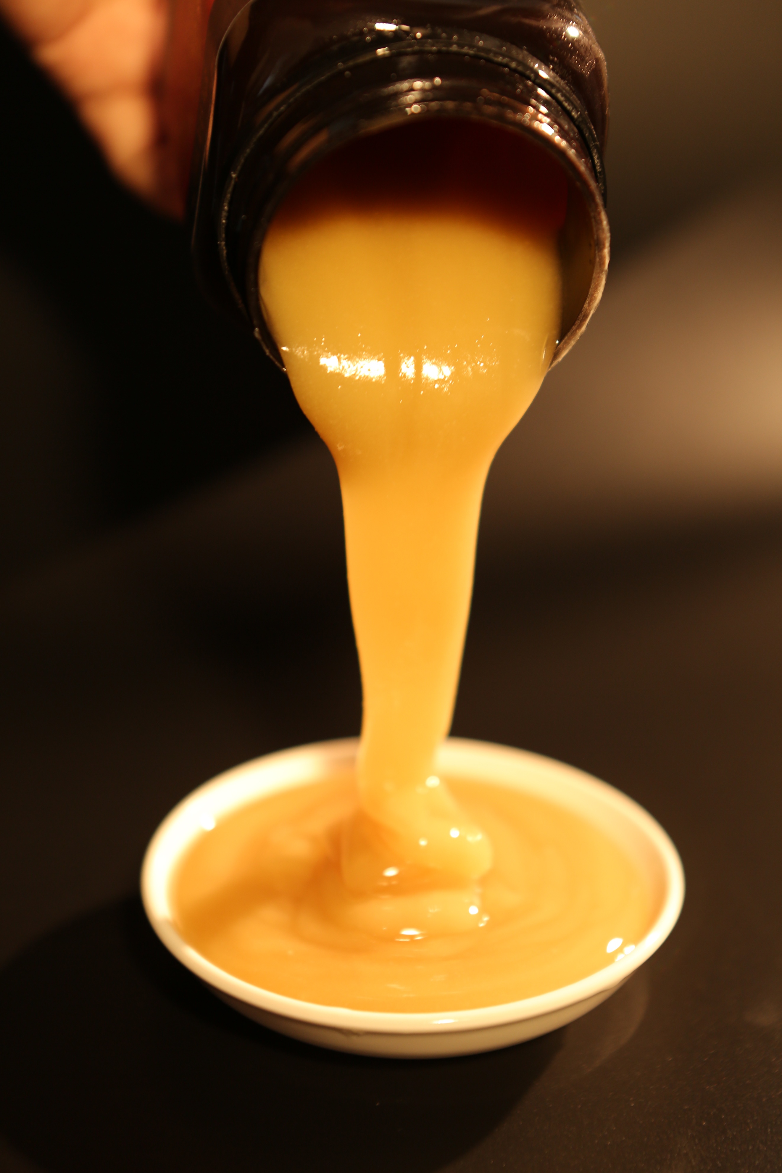 土蜂蜜活性酶高_有结晶的蜂蜜是真的吗_蜂蜜结晶现象