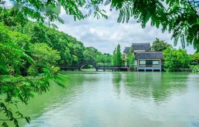 周庄古镇水乡特色_苏州东沙湖生态公园_苏州园林代表作品