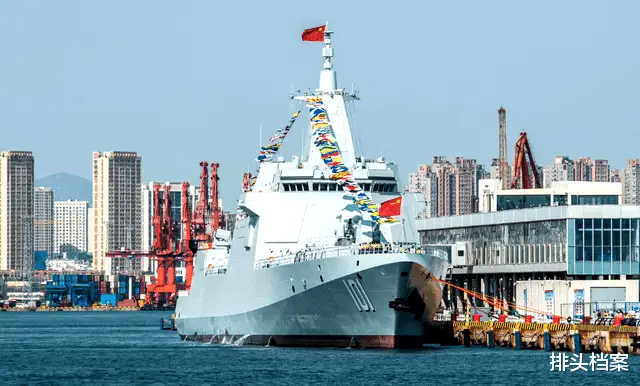 055型大驱航母编队雷达哨舰_中国有巡洋舰吗_055型万吨大驱反潜任务