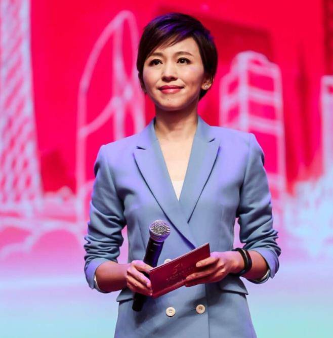 操央视主持人欧阳夏丹_欧阳夏丹 新闻联播 消失原因