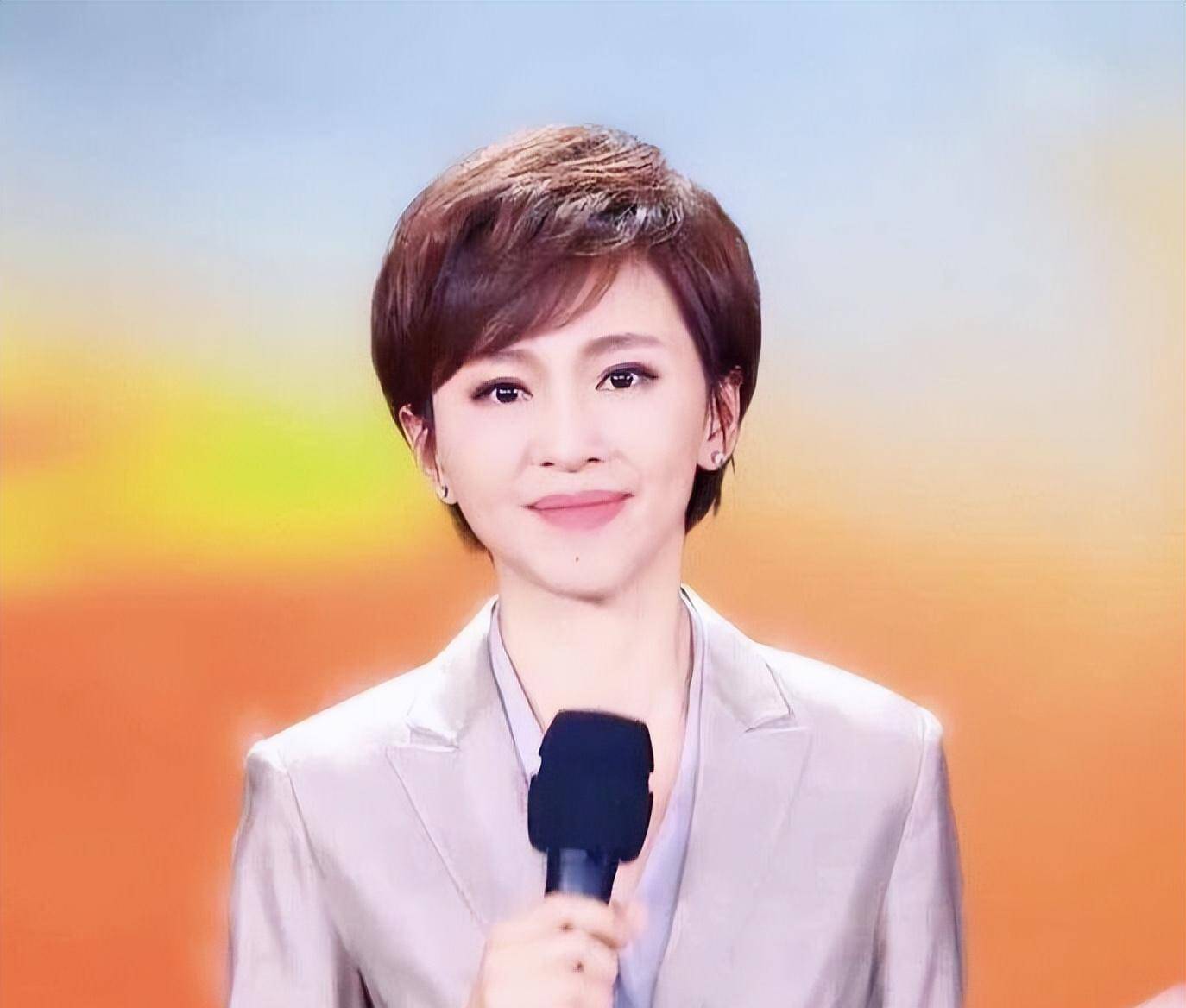 操央视主持人欧阳夏丹_欧阳夏丹 新闻联播 消失原因