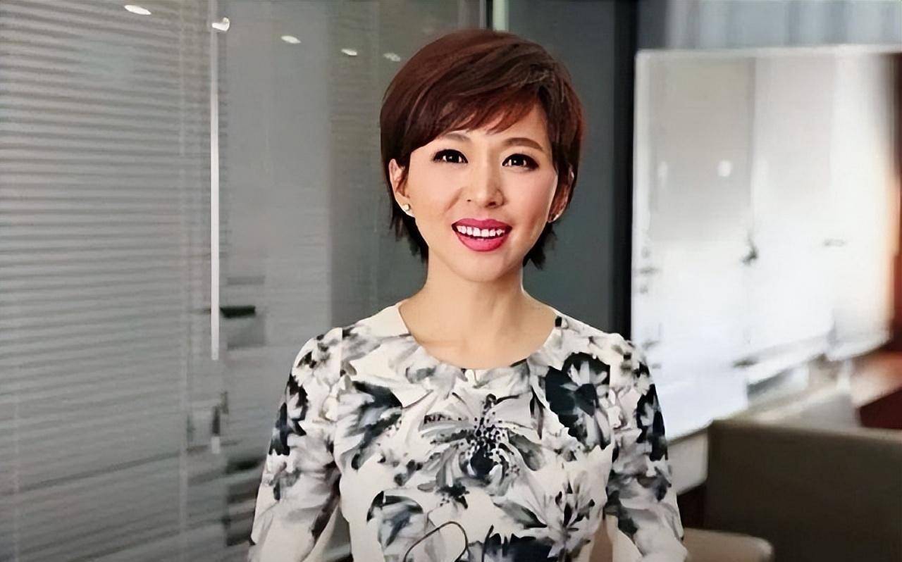 欧阳夏丹 新闻联播 消失原因_操央视主持人欧阳夏丹
