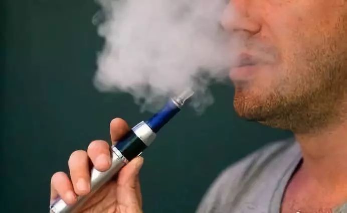电子烟对免疫系统的抑制_电子烟健康风险_抽电子烟会影响身体的免疫力吗