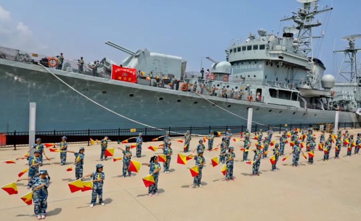 长垣暑假夏令营_威海海图腾军事夏令营_威海海图腾研学旅行