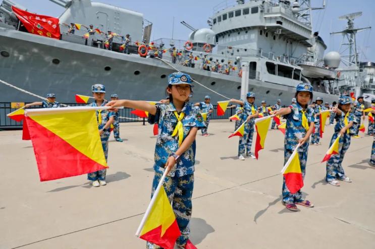长垣暑假夏令营_威海海图腾研学旅行_威海海图腾军事夏令营