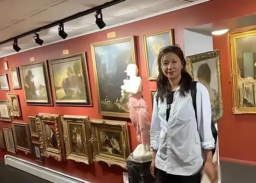 素颜徐静蕾超市偶遇_徐静蕾 开啦街拍_中年女星真实活法
