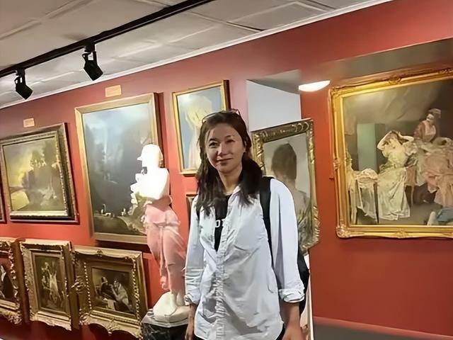 徐静蕾 黄立行 不婚不育 生活态度_徐静蕾 洛杉矶 购物车手工面包_徐静蕾 开啦街拍