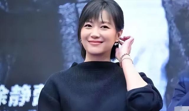 徐静蕾 开啦街拍_徐静蕾超市照片_黄立行白发状态