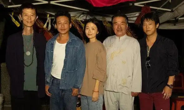 雷洪6个妻妾家庭生活_雷洪家庭幸福秘籍_雷洪五位老婆资料