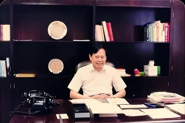 杨振武家庭_杨振宁父亲杨武之未原谅原因_杨振宁小舅子杜致仁自杀事件