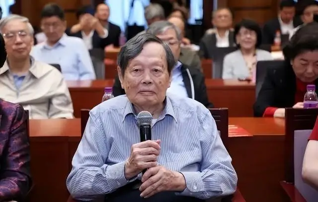 杨振武家庭_杨振宁小舅子杜致仁自杀事件_杨振宁父亲杨武之未原谅原因