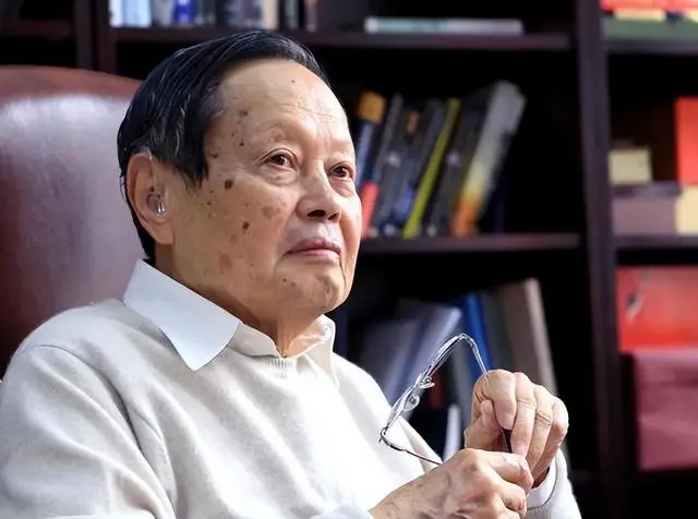 杨振宁父亲杨武之未原谅原因_杨振宁小舅子杜致仁自杀事件_杨振武家庭