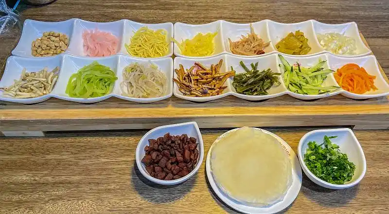 贵阳美食学校地址_贵阳云岩美食攻略_丝娃娃节活动