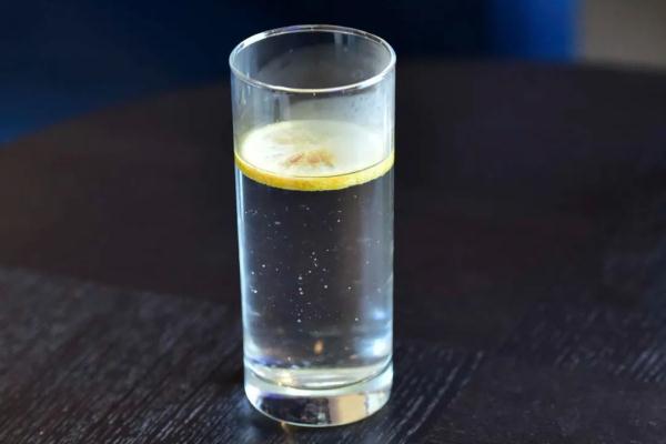纳米塑料对大脑的影响_瓶装水纳米塑料含量_chemical posion