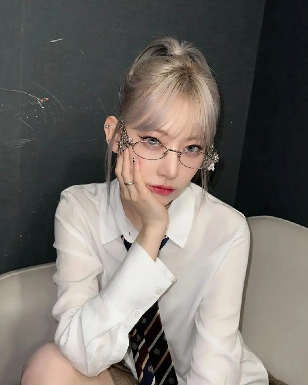 chloe眼镜图片_知识分子风眼镜_复古圆框眼镜