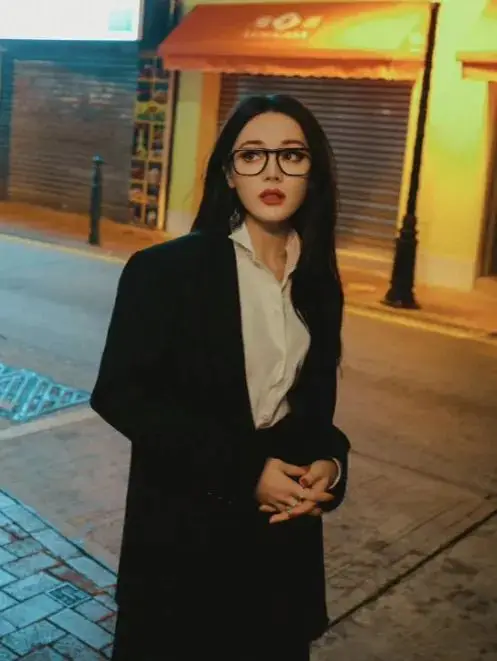 chloe眼镜图片_知识分子风眼镜_复古圆框眼镜