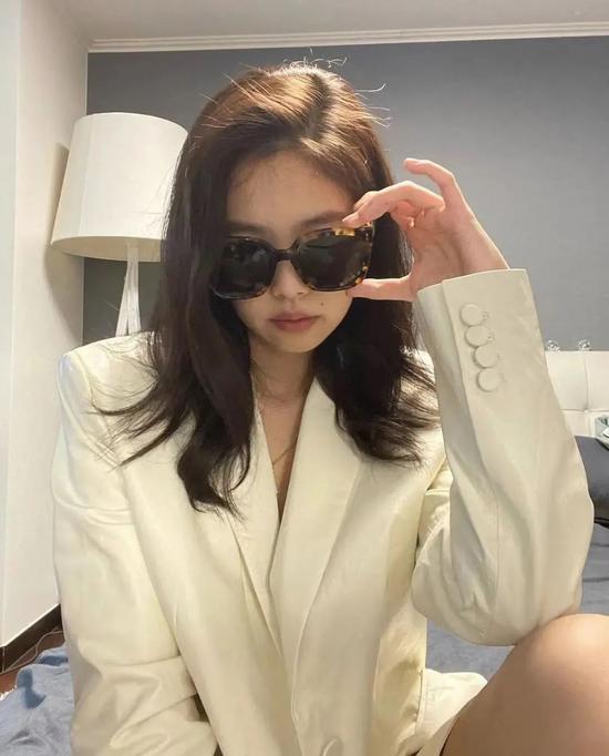 脸型与墨镜搭配_挑选墨镜方法_chloe眼镜图片