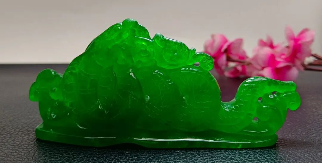 清代顶级龙石种祖母绿翡翠摆件_家庭陶瓷摆件工艺品_龙石种祖母绿翡翠摆件鉴赏
