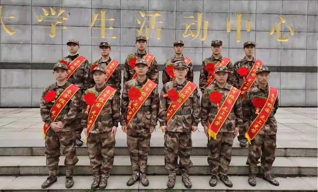 现在当兵有什么要求_大学毕业再参军_大一在校生参军