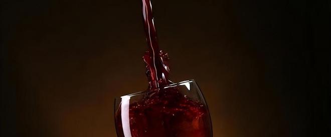 国产葡萄酒产量暴跌_行业利润缩水_红酒市场变化_红酒文化ppt