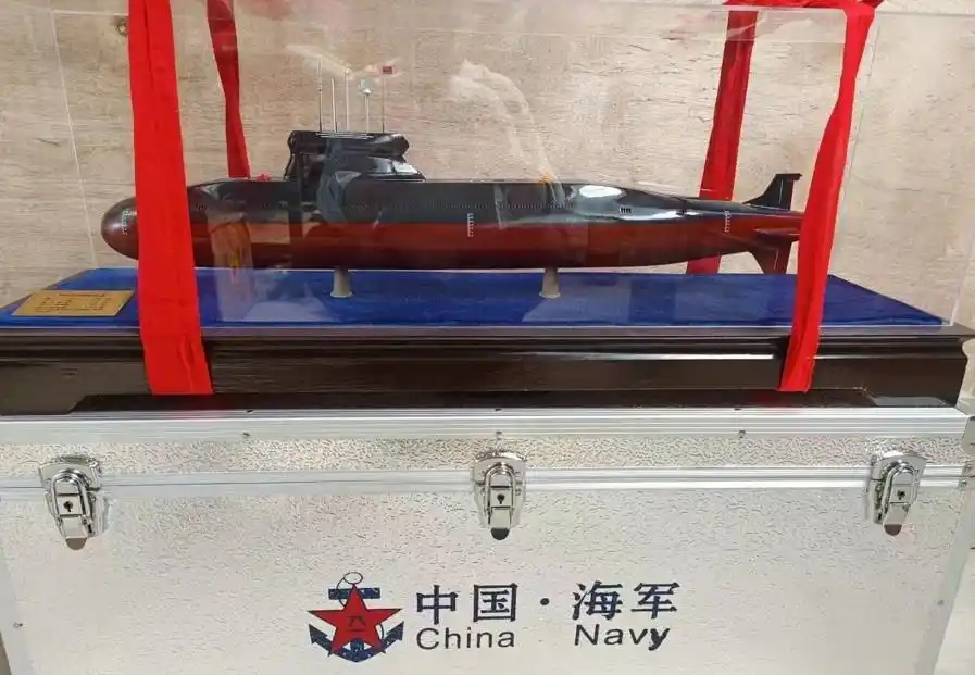  039系列潜艇 发展历程 _039C型潜艇 蘑菇型指挥塔 _039c潜艇内部图片