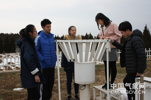春节期间气象工作者值班情况_春节气象观测员坚守岗位_中国最早的气象站