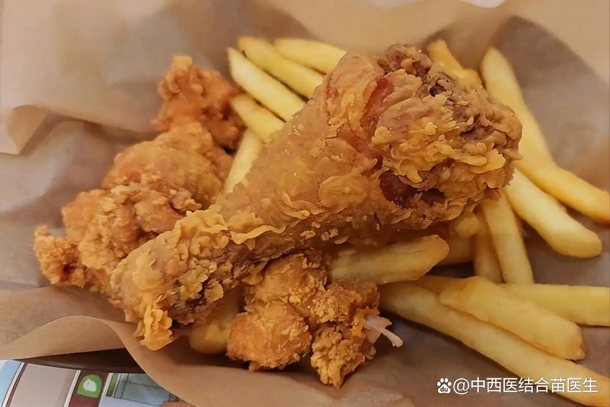 嘴唇上有一块色素沉着_黄褐斑饮食因素_炎症后色素沉着食物影响