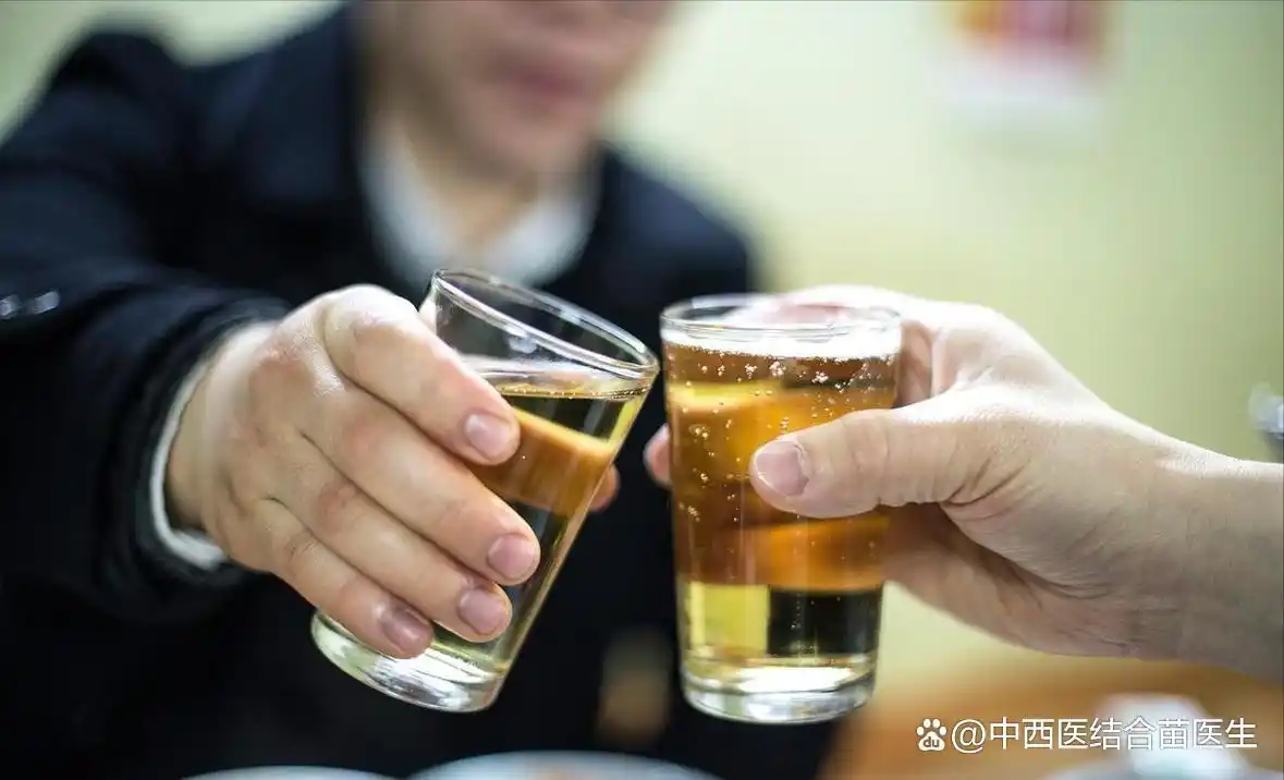 嘴唇上有一块色素沉着_黄褐斑饮食因素_炎症后色素沉着食物影响