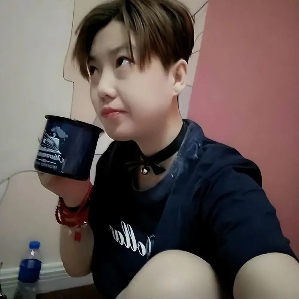 张筱雨从裸模到美食博主的转型_张筱雨魅惑人体艺术岜东文化_张筱雨人体艺术写真集
