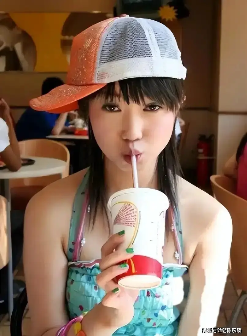 张筱雨 人体艺术写真 大胆裸模转型美食博主_张筱雨魅惑人体艺术岜东文化