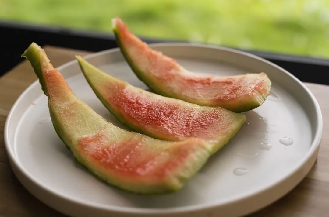西瓜霜MIRABILITUM PRAEPARATUM_西瓜皮擦脸有什么好处_天然白虎汤