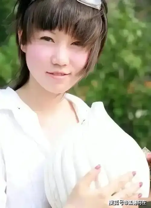 张筱雨人体写真艺术伦理争议_张筱雨转型美食博主经历分享_张筱雨魅惑人体艺术岜东文化