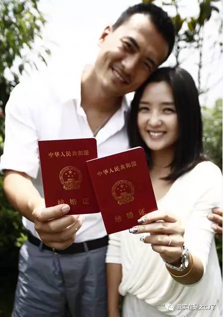 何洁赫子铭离婚事件_何洁赫子铭离婚原因_何洁车祸是真是假