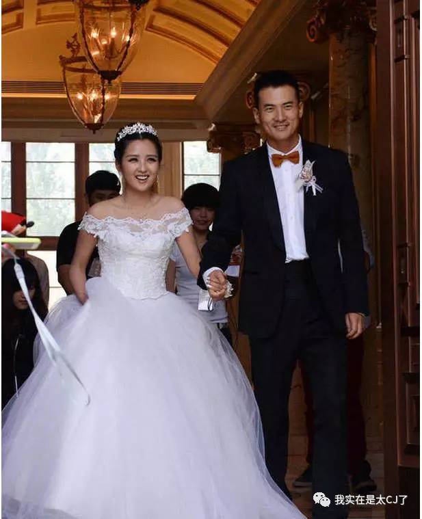 何洁赫子铭离婚原因_何洁车祸是真是假_何洁赫子铭离婚事件