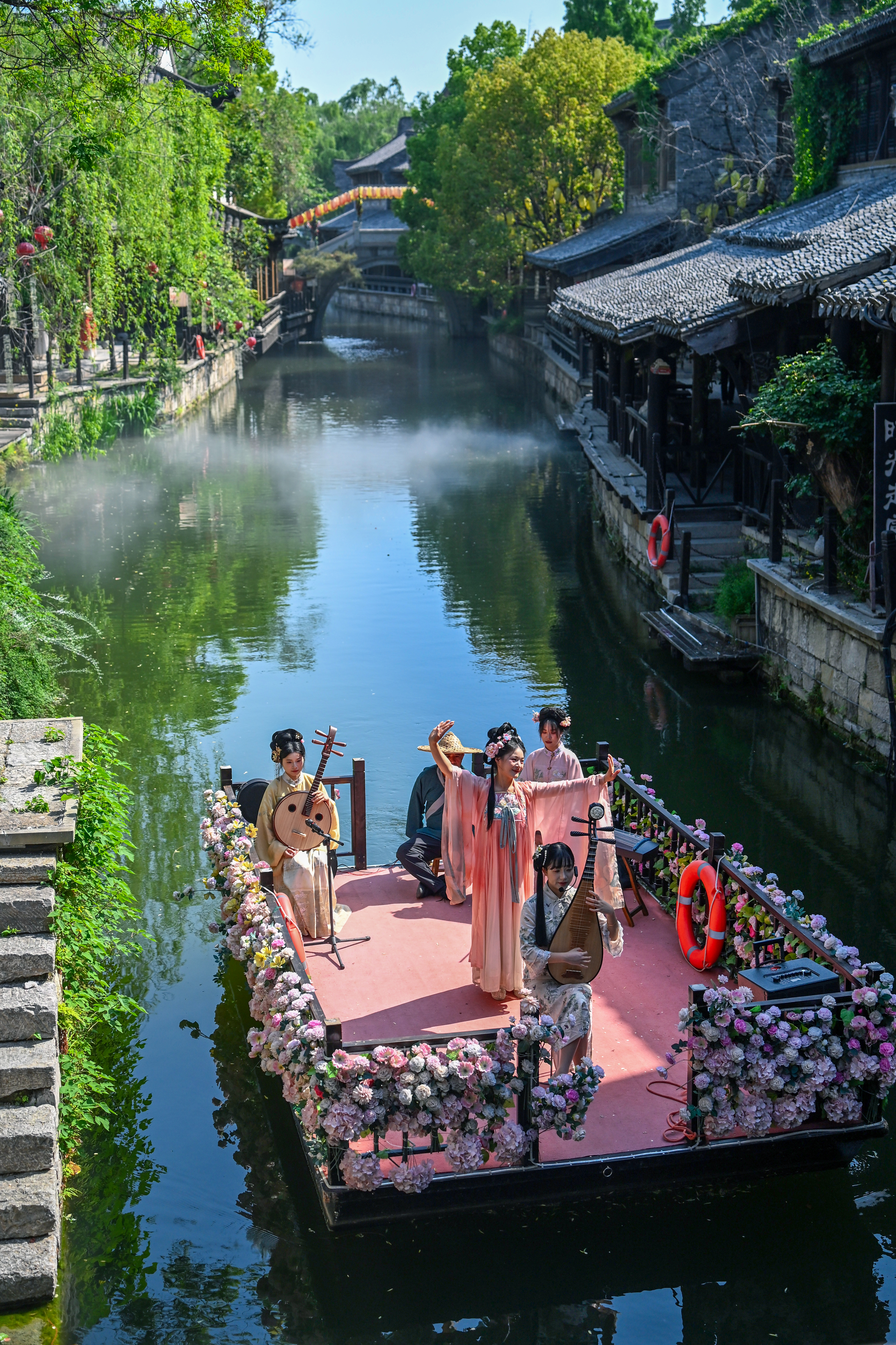 探索发现台儿庄1938_台儿庄古城沉浸式文旅体验_台儿庄古城国潮文化季