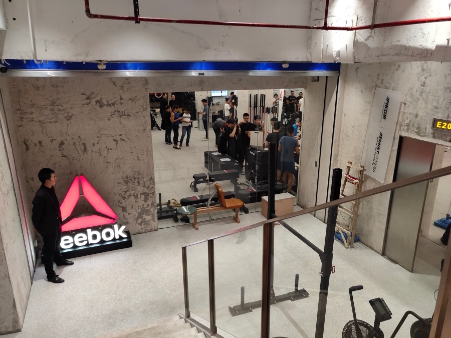 杭州锐步专卖店_上海锐步亚太旗舰店 FitHub 3.0 概念店_锐步 CrossFit Box 健身房体验