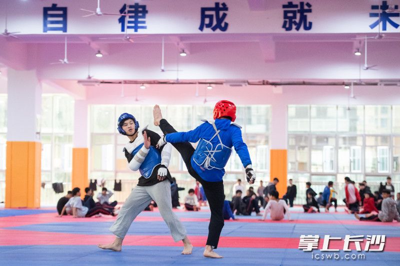 长沙市贺龙体育运动学校_长沙体育中等职业学校_贺龙体校招生