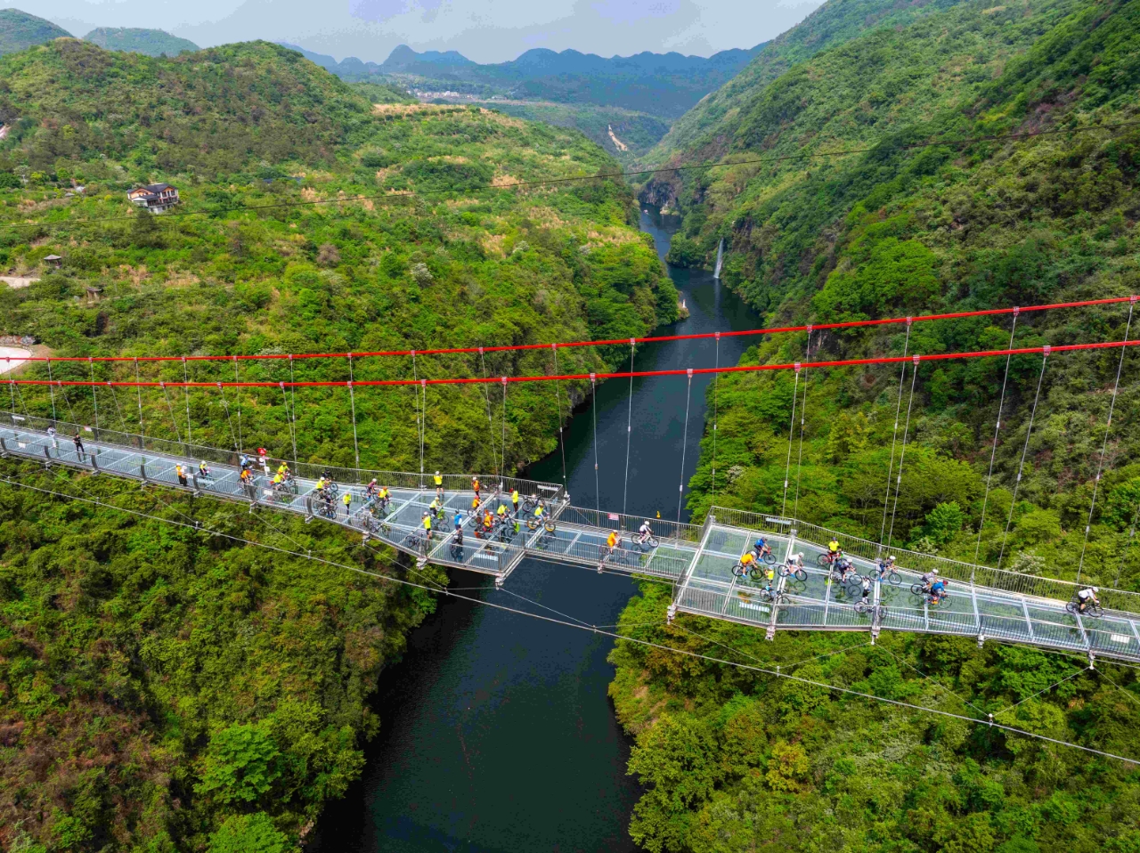 游连州地下河作文_连州地下河旅游景区_湟川三峡龙潭古镇旅游攻略