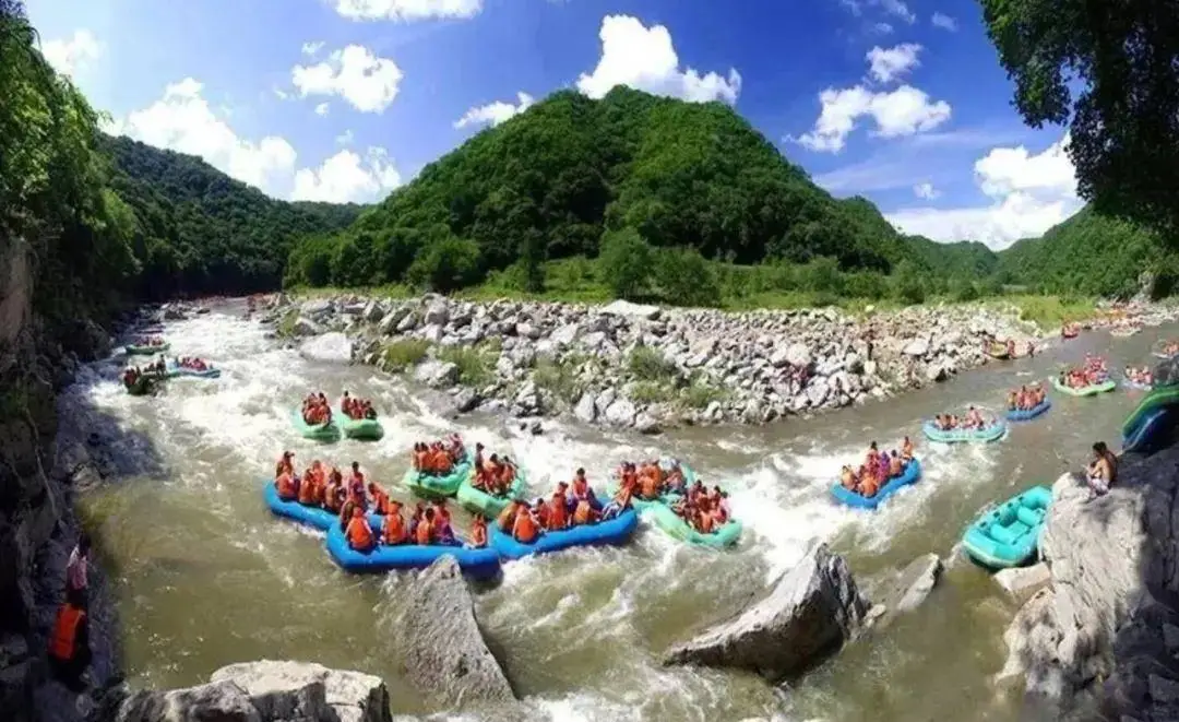 抚顺红海滩一日游_清永陵赫图阿拉城西露天矿萨尔浒风景区玉龙溪红河谷热高乐园抚顺战犯管理所雷锋纪念馆青龙寺三块石森林公园元帅林_抚顺旅游攻略景点推荐
