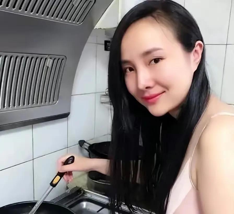 干露露女儿庆生_干露露性感图片_干露露近况