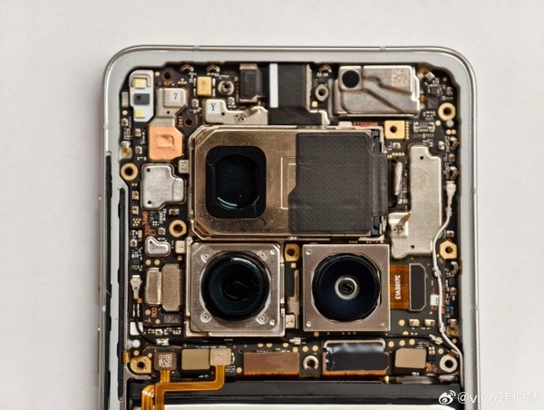vivo X200 Ultra 2亿像素长焦镜头_vivox510w拆机_vivo X200 Ultra影像拆机图