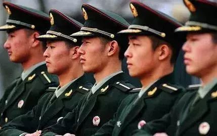 中国军人奉献精神_武警中尉是什么级别_中国军人肩章军衔对应关系