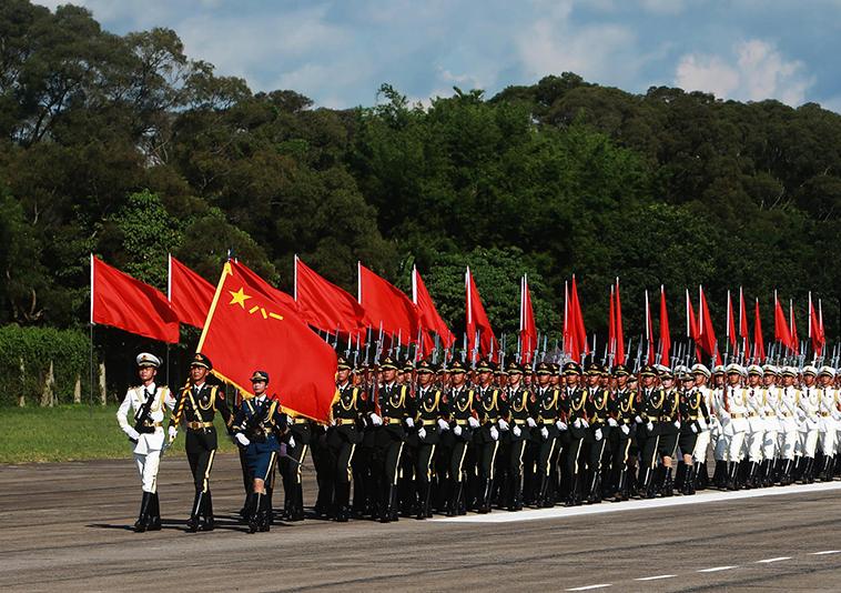 人民军队军衔制度_识别解放军军官军衔_武警中尉是什么级别